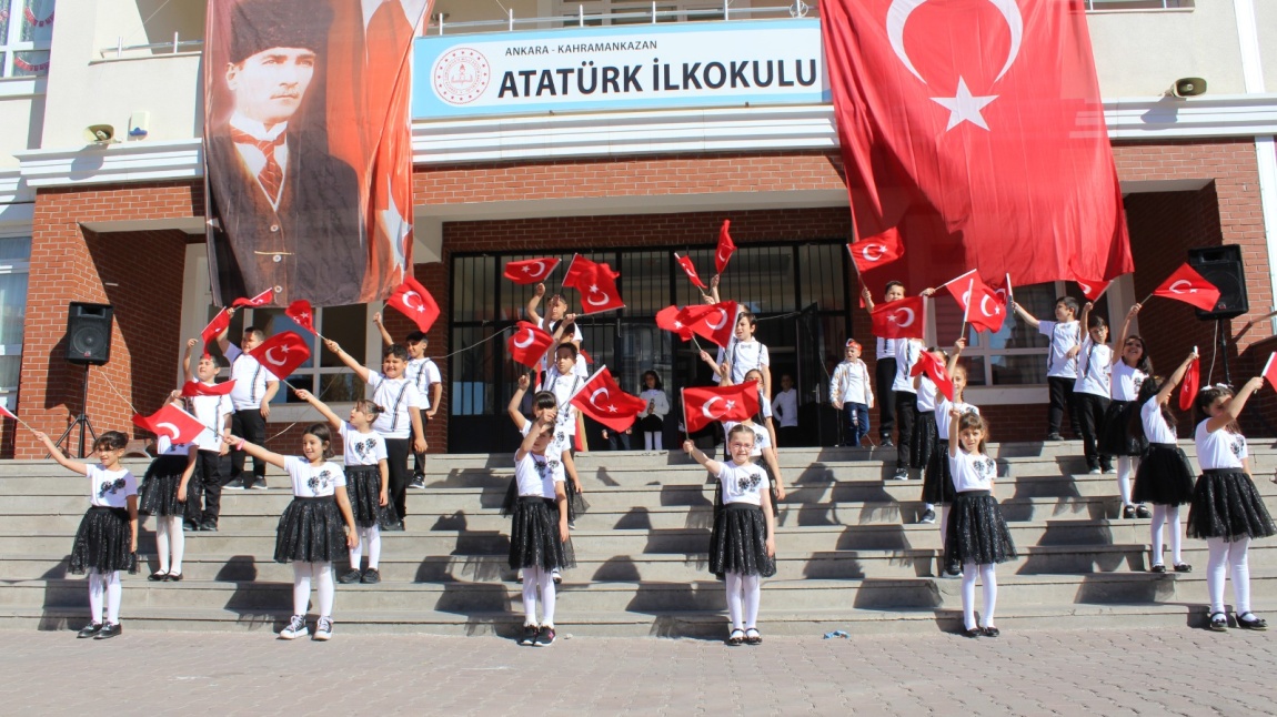 29 EKİM CUMHURİYET BAYRAMI OKULUMUZDA COŞKU İLE KUTLANDI